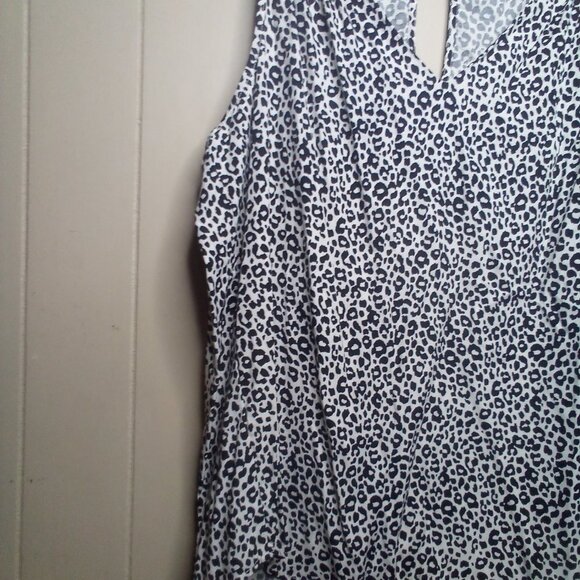 Old Navy Blouse XL Sleeveless V-Neck Flowing Animal Print Black White - Picture 12 of 15